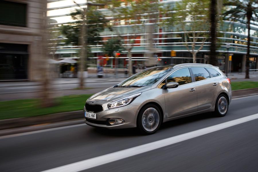  Kia cee&rsquo;d Station Wagon 2012 года  (фото 65 из 89)